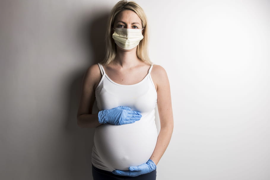 Enceintes en pleine épidémie Covid-19 : trois futures mamans témoignent