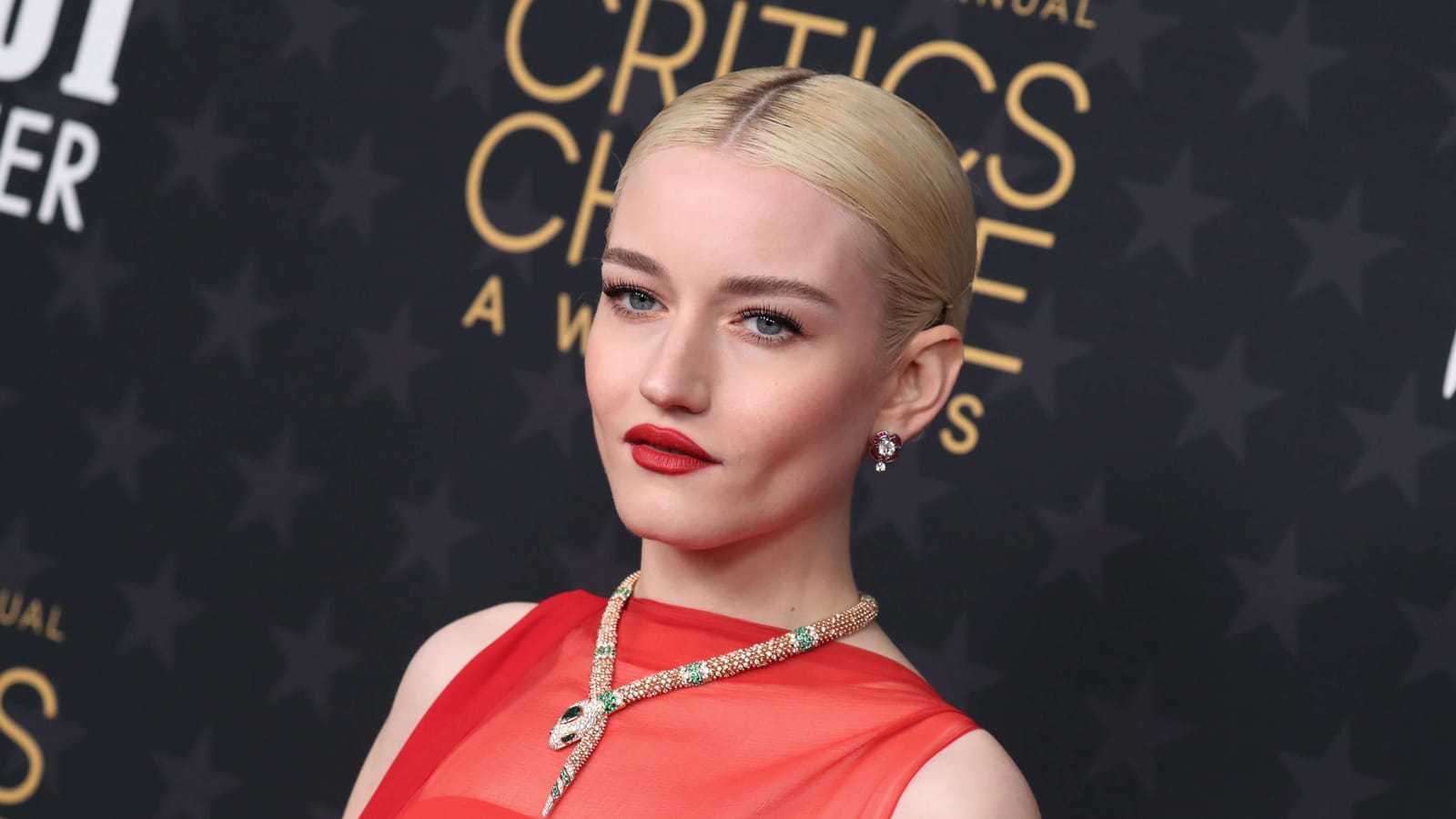 Julia Garner