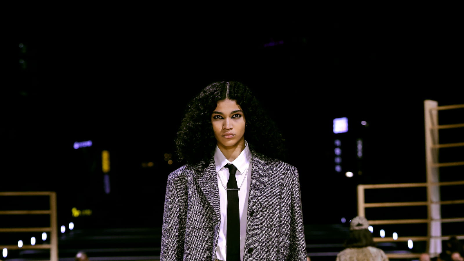 Look 27