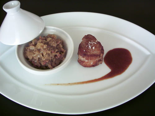 Grenadin de veau, compotée de châtaignes et jambon fumé