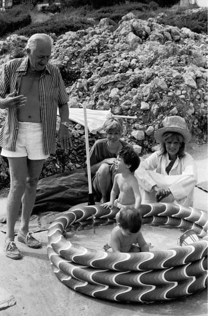 Jules Dassin, Melina Mercouri et Christine, la femme de Joe Dassin ainsi que ses enfants, en 1981