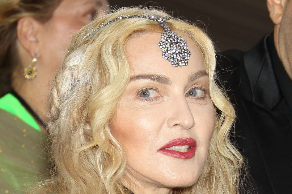 Madonna avec un bijou de cheveux &agrave; New York en 2016