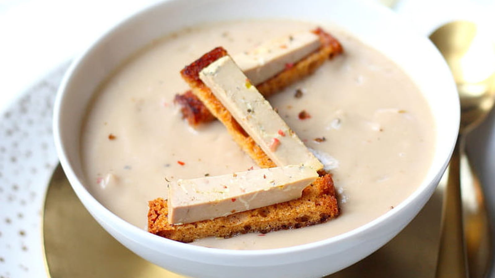 Velouté de châtaignes au foie gras et pain d’épices