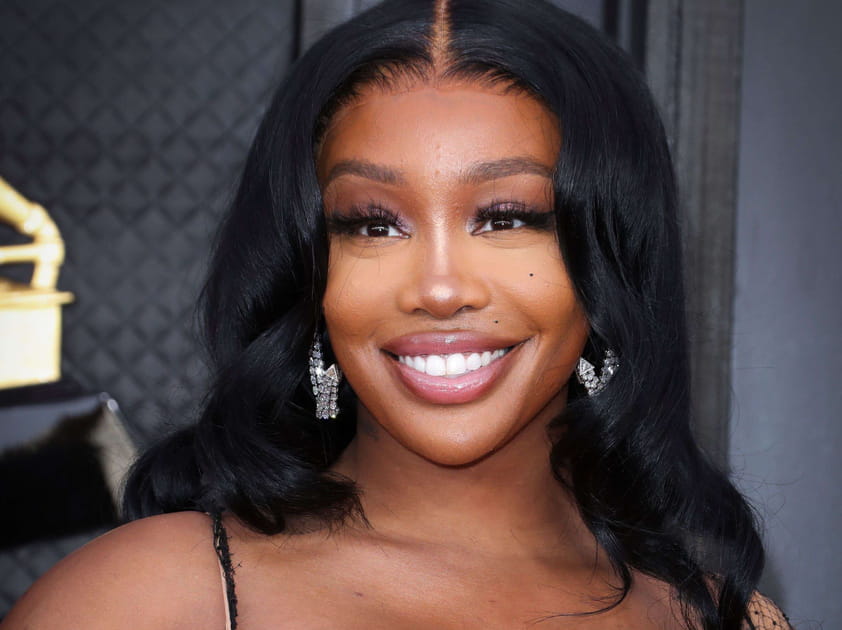 Les paupi&egrave;res paillet&eacute;es de SZA