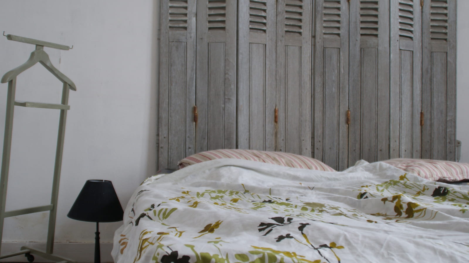 Dans la chambre