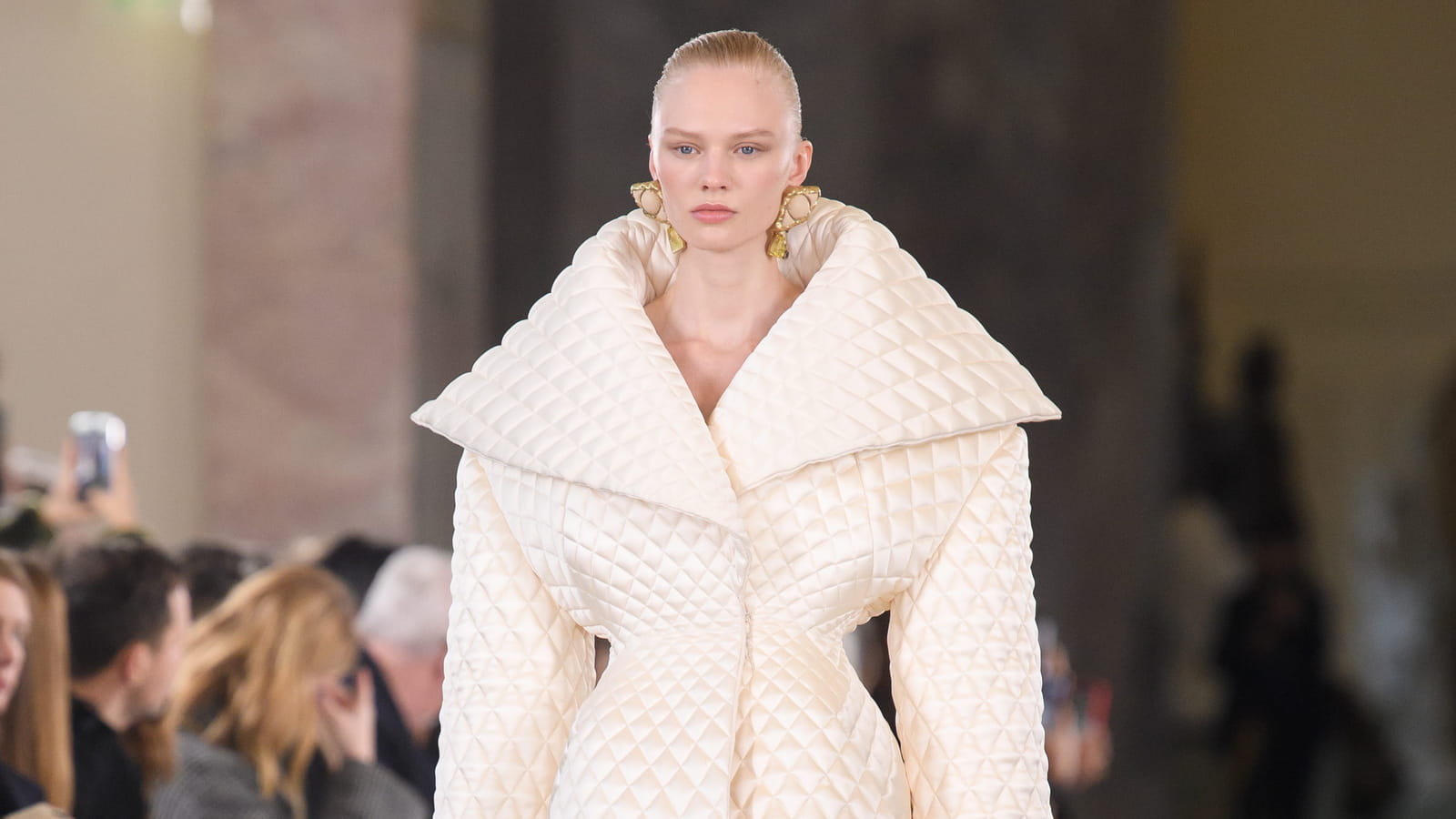 Look 3