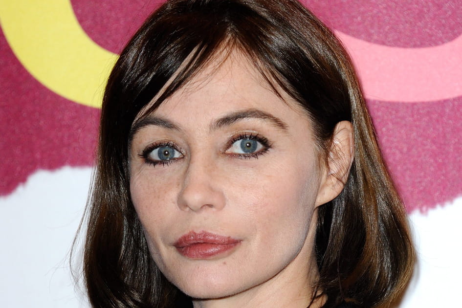 Le trait de crayon noir d'Emmanuelle B&eacute;art