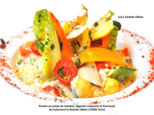 Risotto au pistou de tomates, légumes croquants et Parmesan