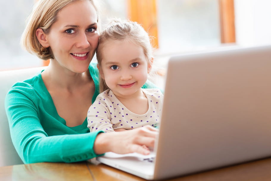Comment trouver une baby-sitter sur Internet ?