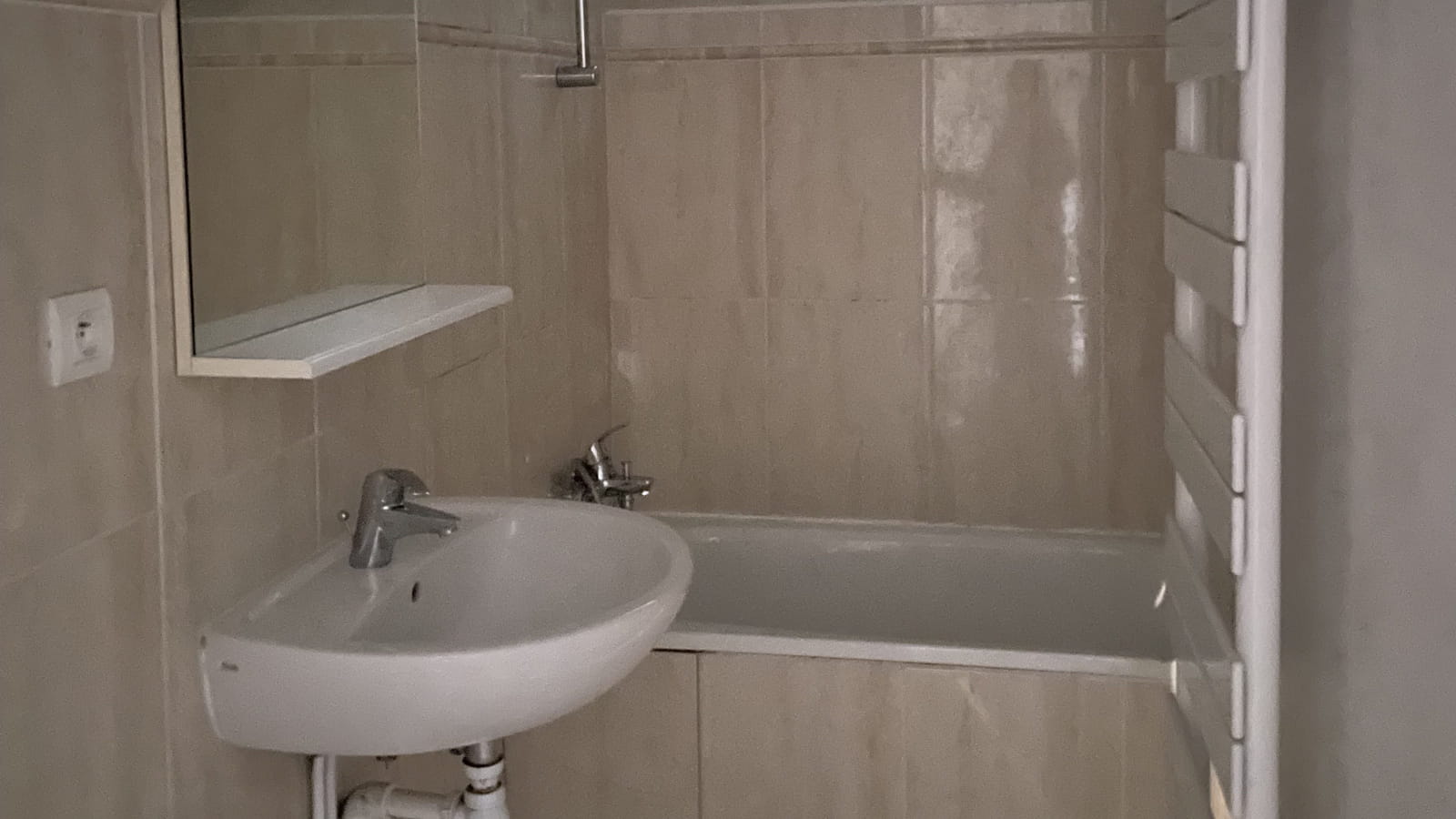 Salle de bains avant