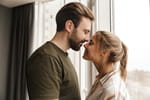 Célicouple : cette tendance amoureuse séduit les plus de 40 ans