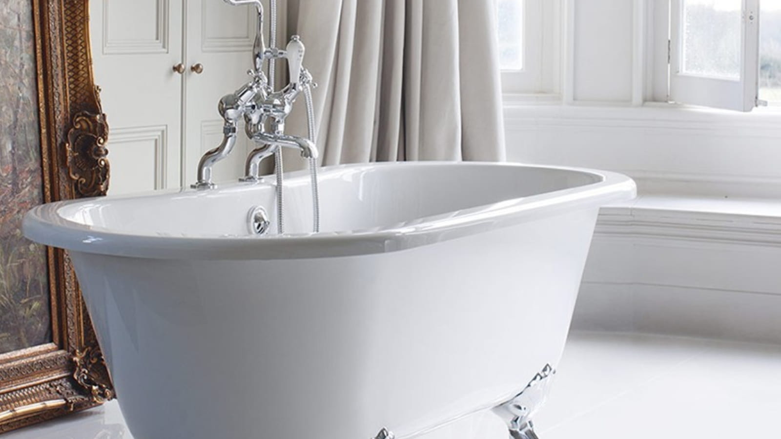 Une baignoire îlot sabot