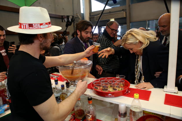 Marine Le Pen, entre deux eaux