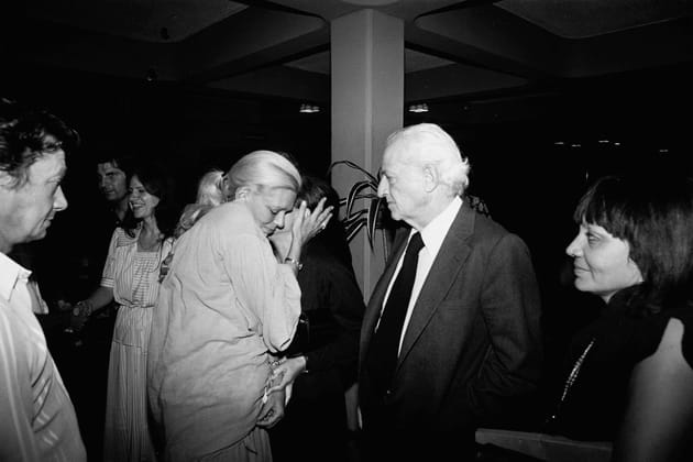 Melina Mercury et Julles Dassin dans la chambre ardente de Jo Dassin , en 1980