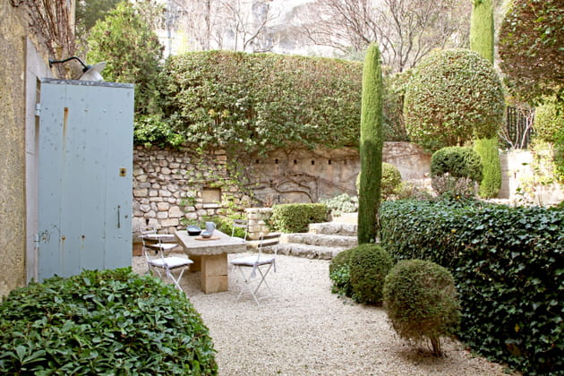 Cour de village proven&ccedil;al