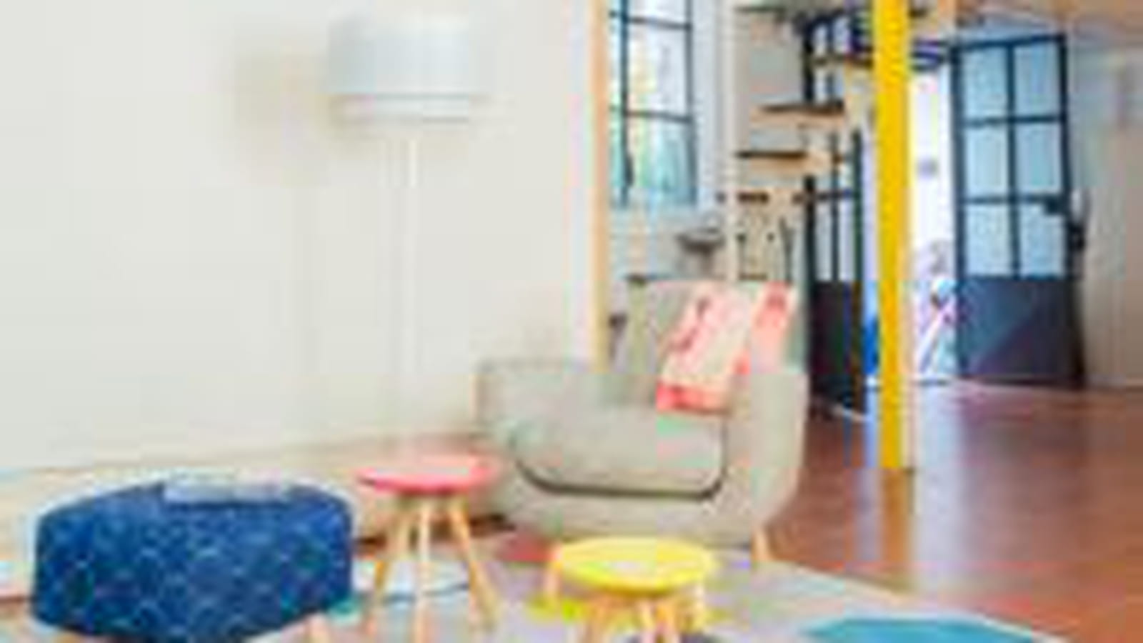 Fauteuil et repose-pieds