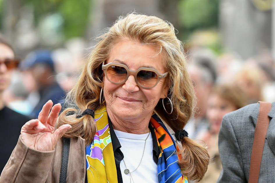 Sheila, belle avec ses couettes faciles