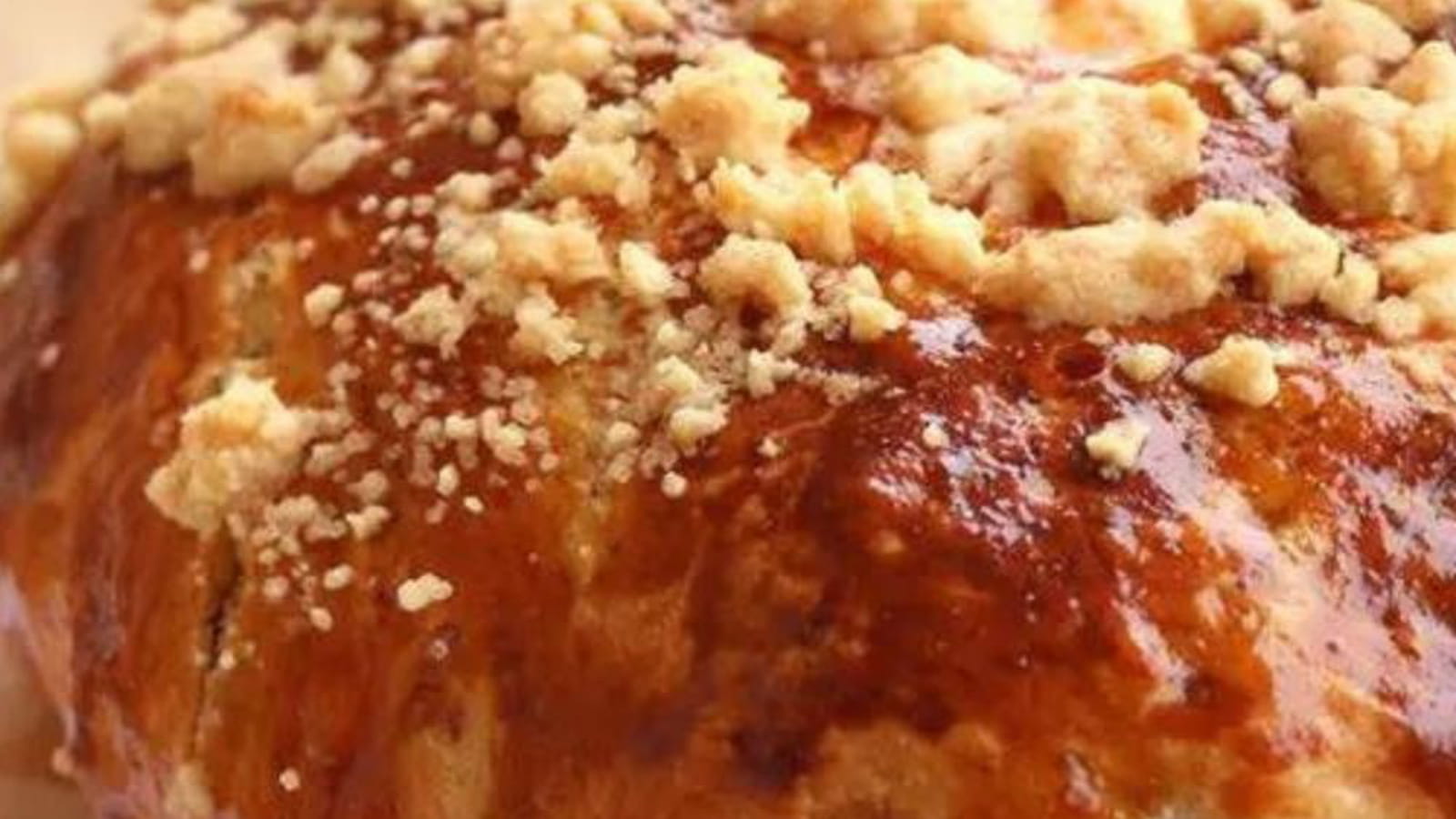 Brioche polonaise aux pommes caramélisées et pralin