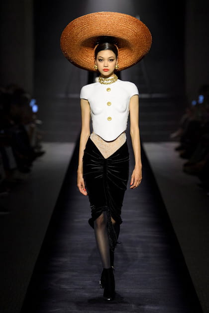 Look 5 du défilé Schiaparelli