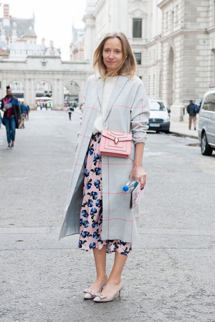 Street style &agrave; Londres : touches de rose pastel