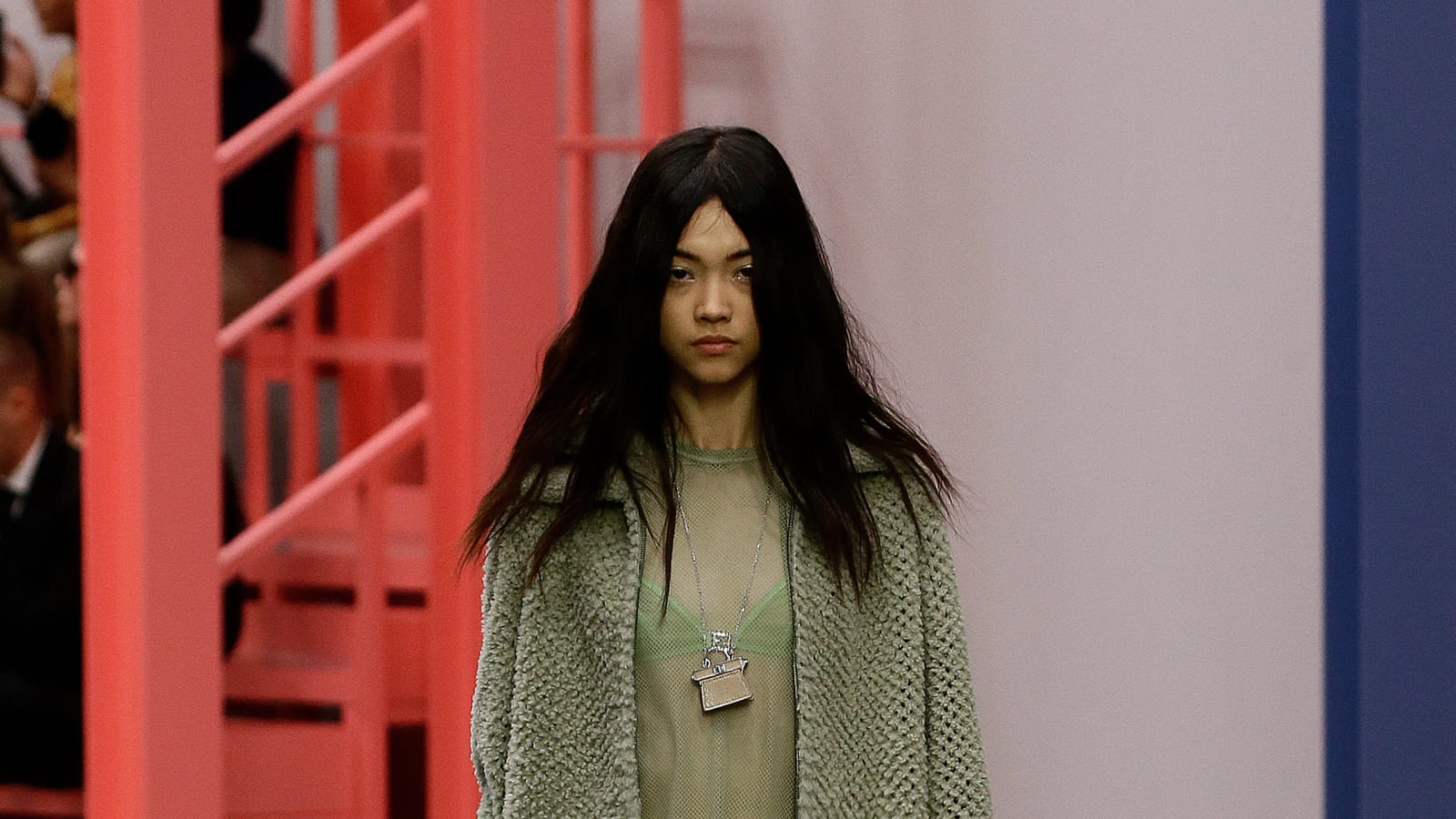 Look 18 