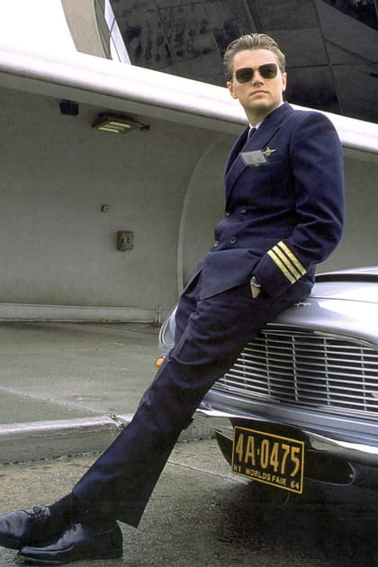 Leonardo DiCaprio en tenue d'aviateur