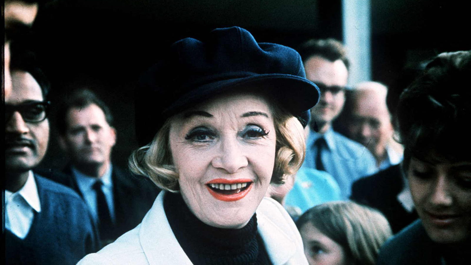 Sourire aux lèvres