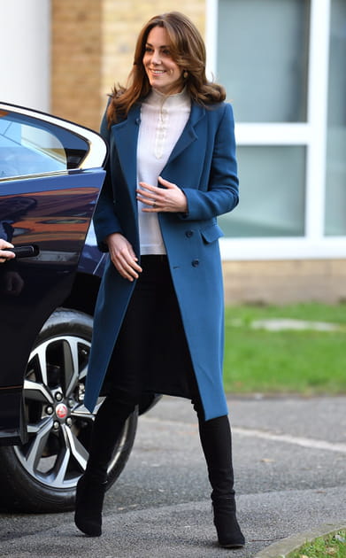 Kate Middleton en veste bleue