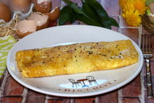 Omelette farcie aux œufs brouillés à l'ail des ours : Etape 1