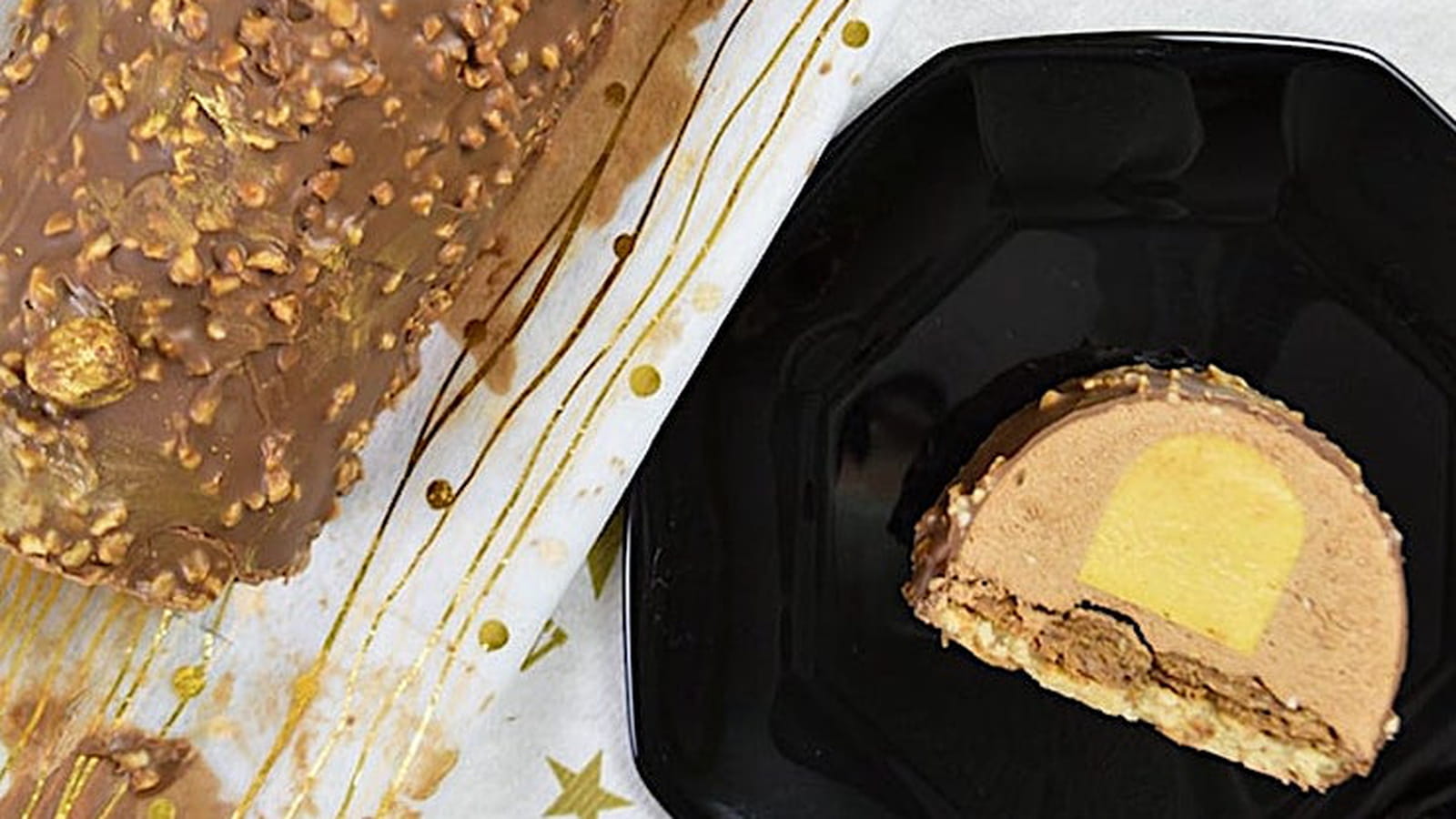 Bûche de Noël au chocolat, caramel et noisette