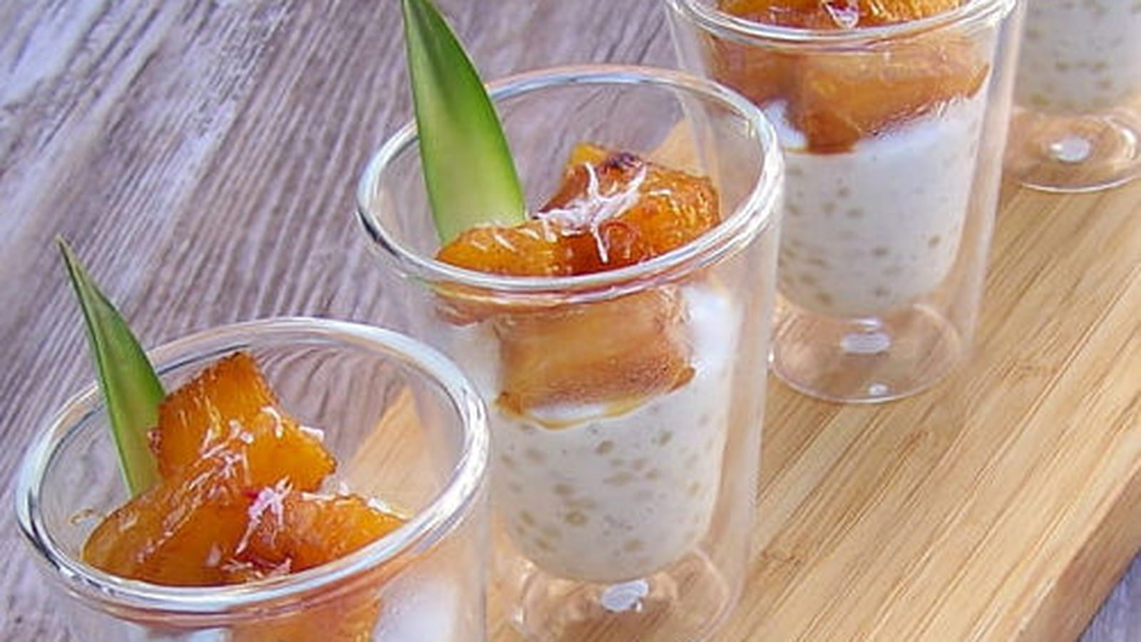 Ananas rôti au miel sur son lit de perles coco