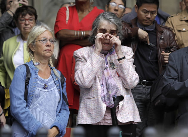 Dominique Lavanant laisse &eacute;chapper quelques larmes
