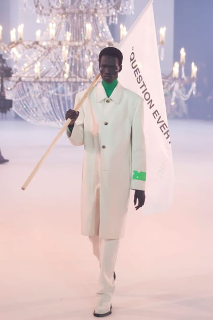 Look 22 du défilé Off-White