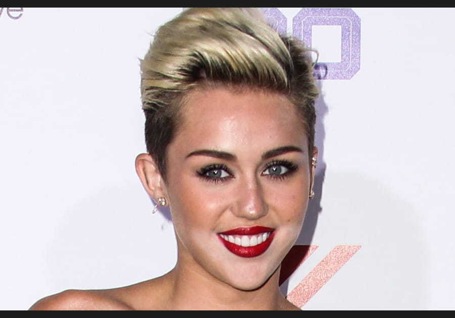 Miley Cyrus et sa poudre blanche autour de la bouche