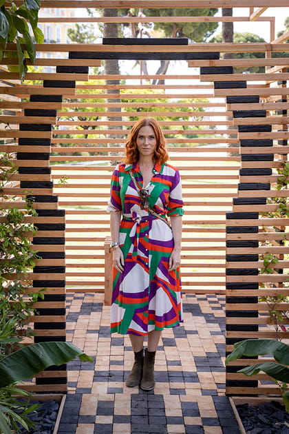 Audrey Fleurot en robe midi multicolore