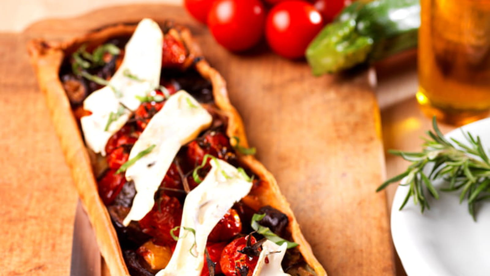 Tarte fine aux légumes rôtis et Chevrotin