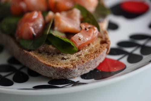 Tartinettes de saumon au Bresse Bleu