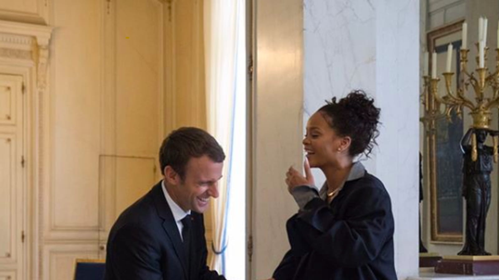 Éclats de rire à l'Élysée