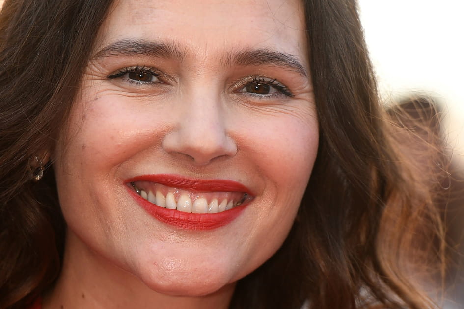 La bouche rouge de Virginie Ledoyen