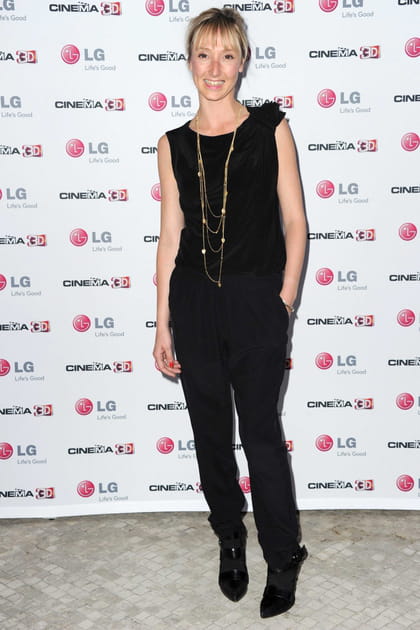 Audrey Lamy en combinaison noire