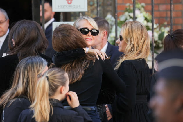 Laeticia Hallyday, &eacute;mue aux obs&egrave;ques de Nadia Far&egrave;s