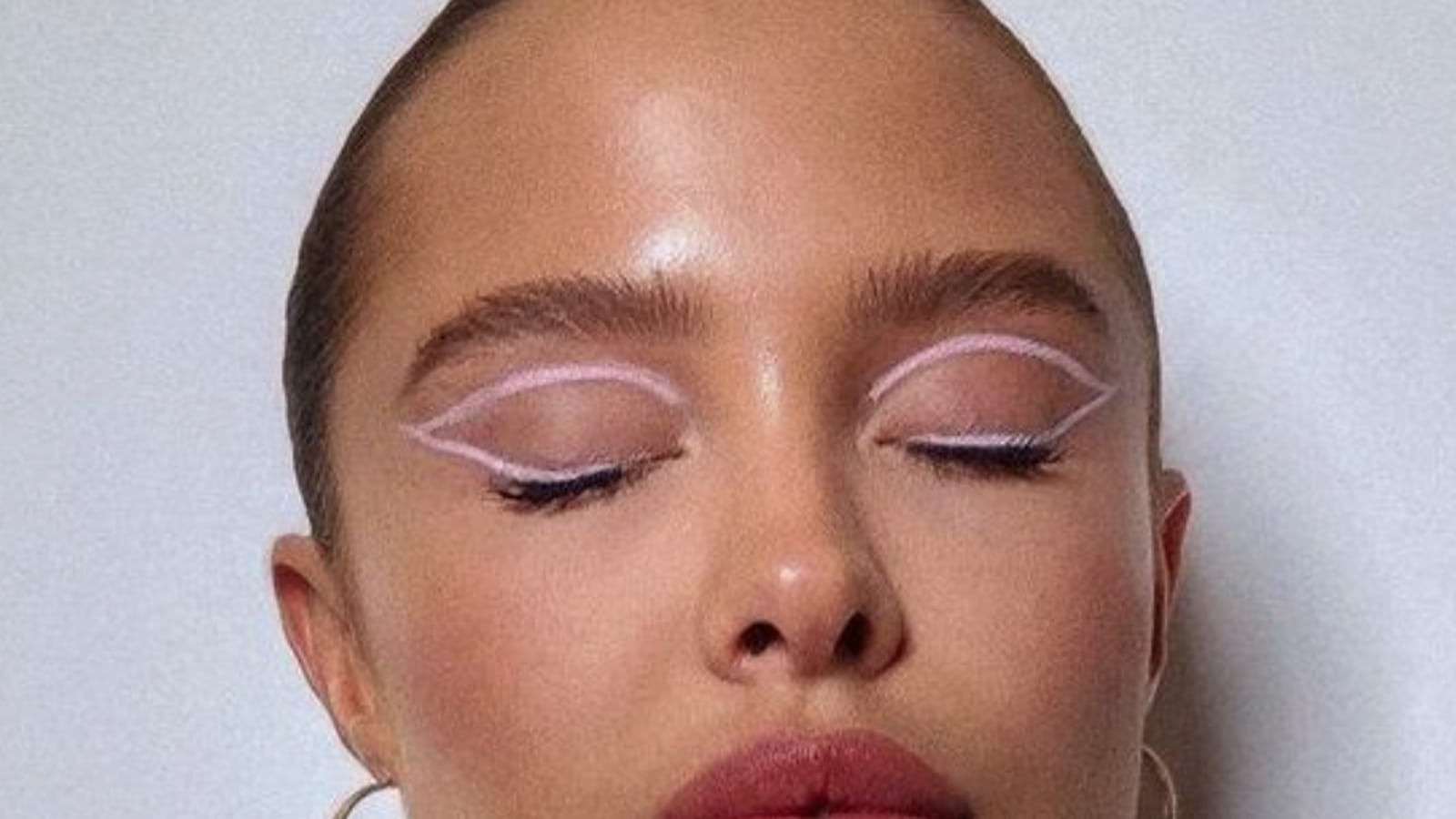 Eyeliner rose pâle