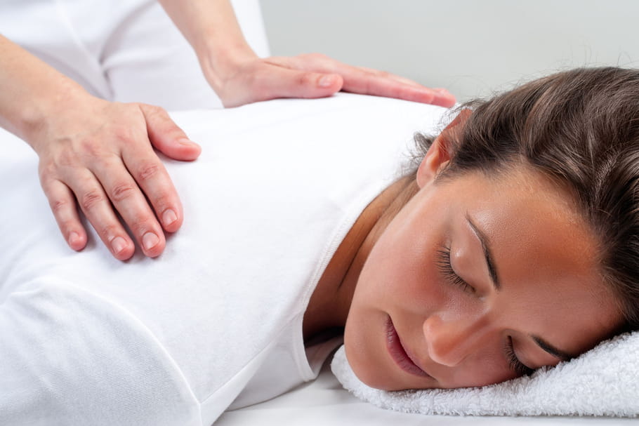 Reiki : définition, bienfaits, des dangers ?