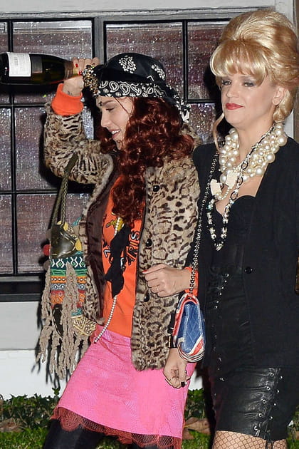 Jessica Alba et son amie Kelly Sawyer en Patsy et Edina, du film Absolutely Fabulous