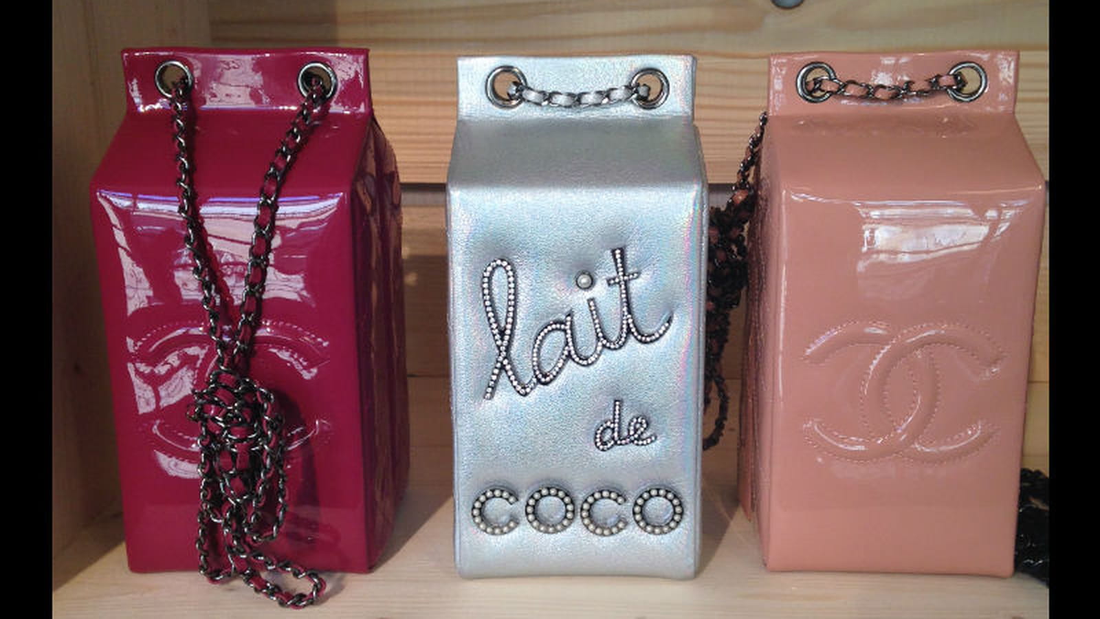 Des sacs en forme de briques de lait