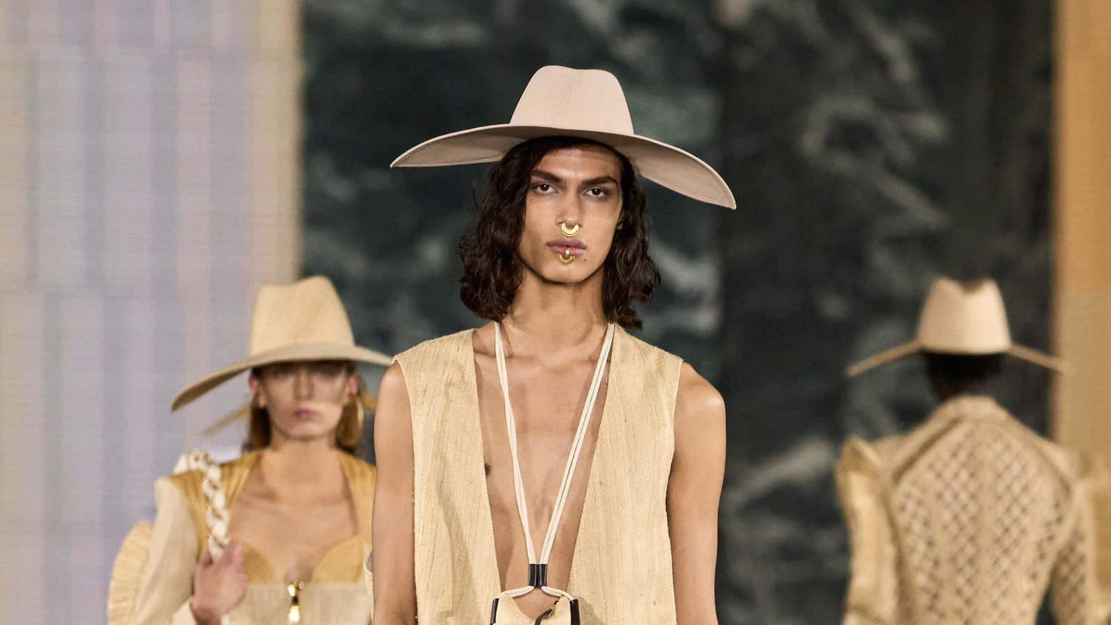 Look 8