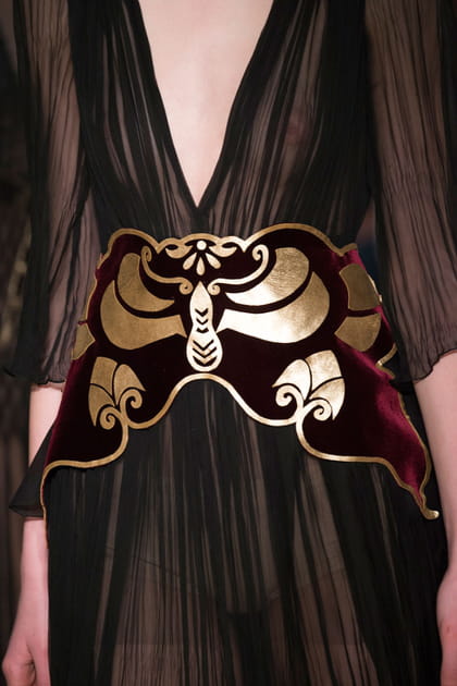 Ceinture large fa&ccedil;on catcheur du d&eacute;fil&eacute; Valentino