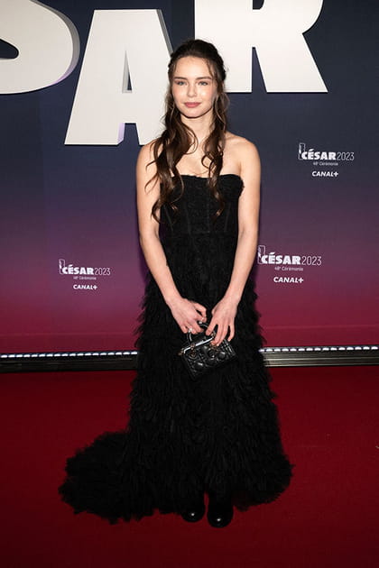 Mallory Wanecque en robe de tulle bustier 