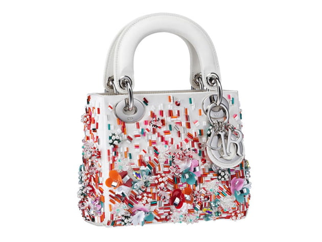 Le petit sac Lady Dior à fleurs de Dior