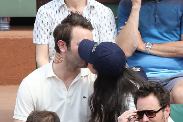 Big bisou entre Yaniss Lespert et B&eacute;tina Orsetti